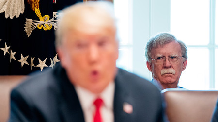трамп, обвинение, болтон, секретные, данные
