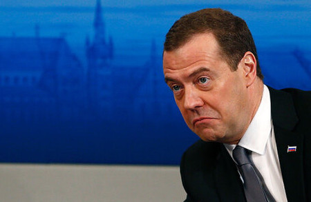 пожизненный иммунитет подарок путин медведев