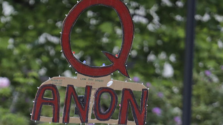 заговор QAnon